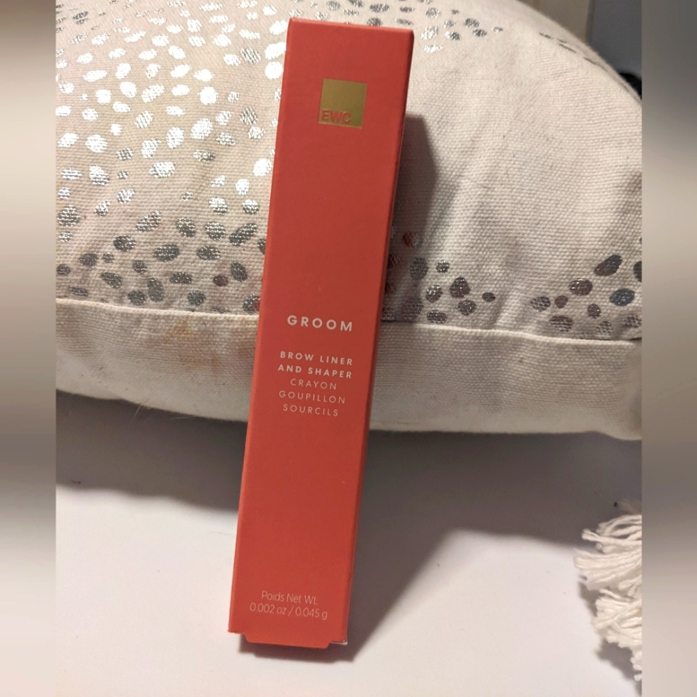 Dark brow liner- European Wax Center - New!